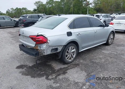 2018 Volkswagen Passat 2.0T Se z USA, uszkodzony, nr VIN 1VWBA7A3XJC013102